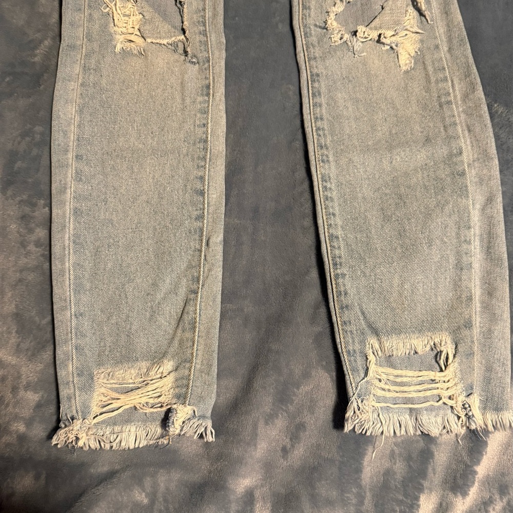 👖FASHION NOVA DISTRESSED JEANS👖 - Picture 6 of 7